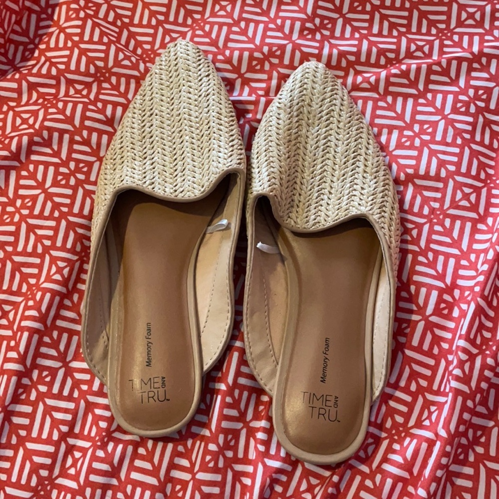5 FOR 25 or 3 FOR 20 NEW!! Time and Tru sandals